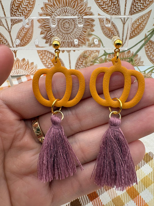 Pumpkin Outline With Tassle